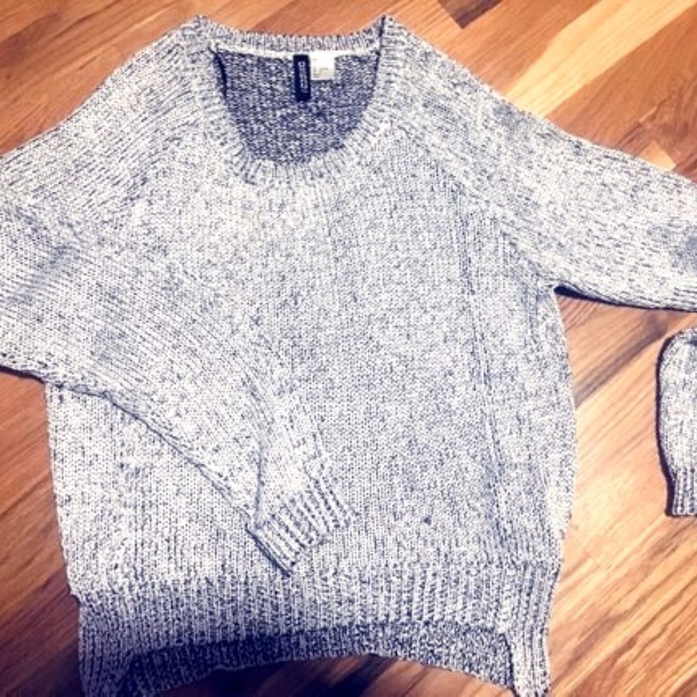 NWOT Silver Shimmered H&M Sweater Size S